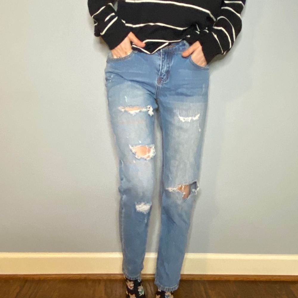 Boyfriend ripped capris